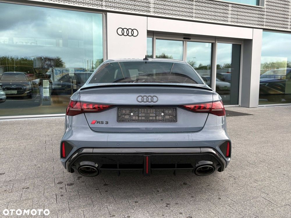 Audi RS3 Limousine - 7