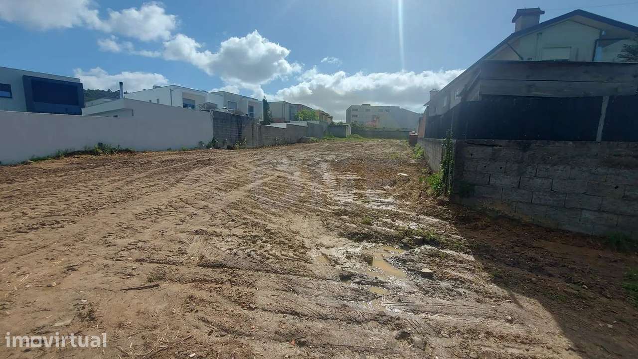 Terreno urbano à venda em Mozelos Santa Maria da Feira - Grande imagem: 2/6