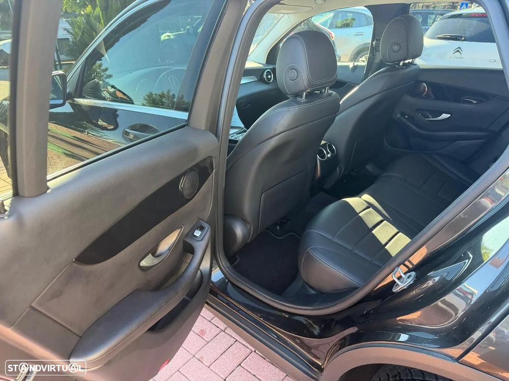 Mercedes-Benz GLC 300 de Coupe 4Matic 9G-TRONIC Exclusive - 11