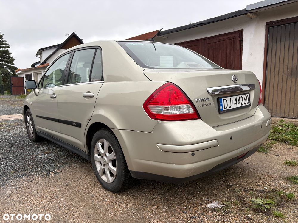 Nissan Tiida 1.6 Tekna - 2