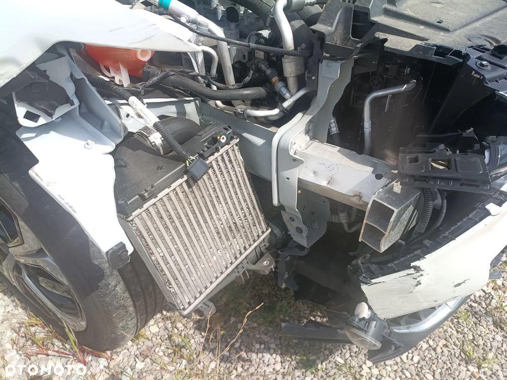 Citroën C5X 1.2 PureTech Shine EAT8 - 4