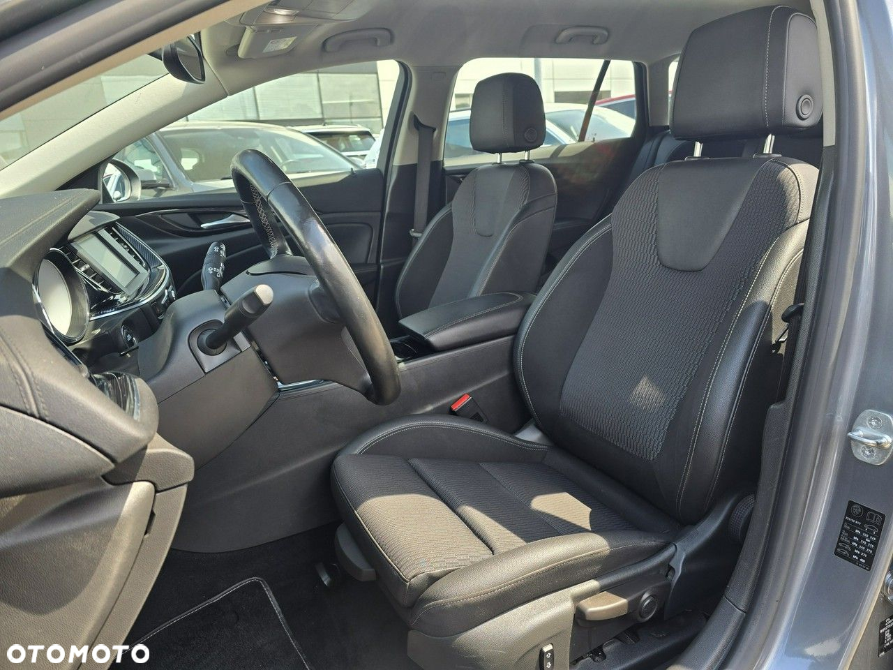 Opel Insignia - 14