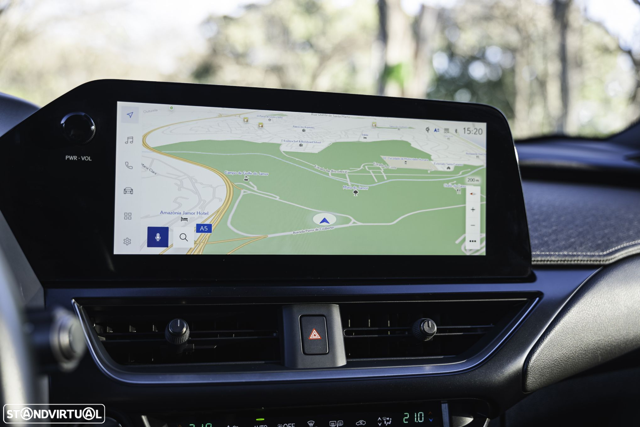Lexus ux-250h - 15