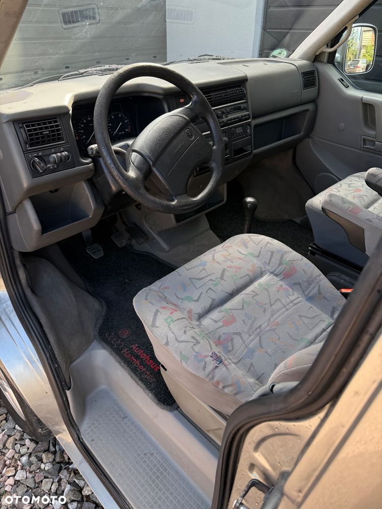 Volkswagen Multivan Standard - 15