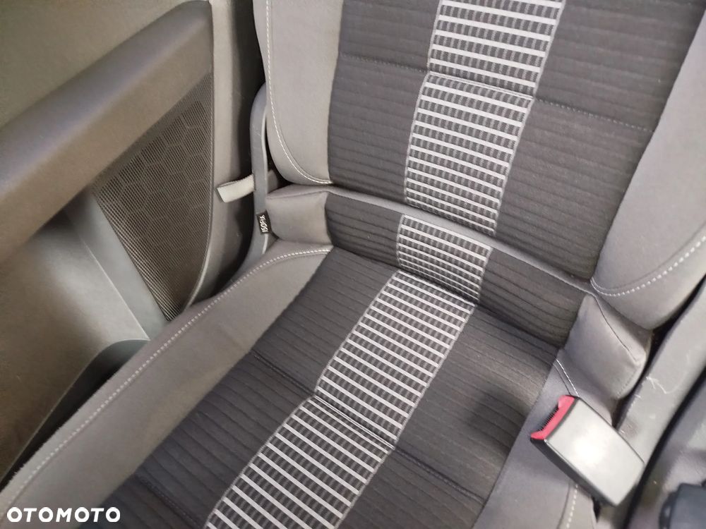 Volkswagen Touran 1.6 TDI DPF BlueMot Comfortline - 11