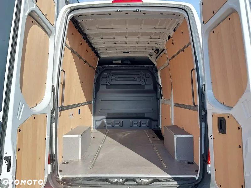 Mercedes-Benz Sprinter - 4