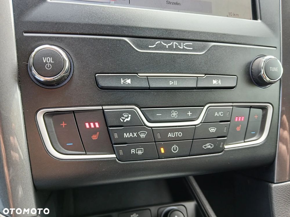 Ford Mondeo 2.0 EcoBlue Titanium - 24