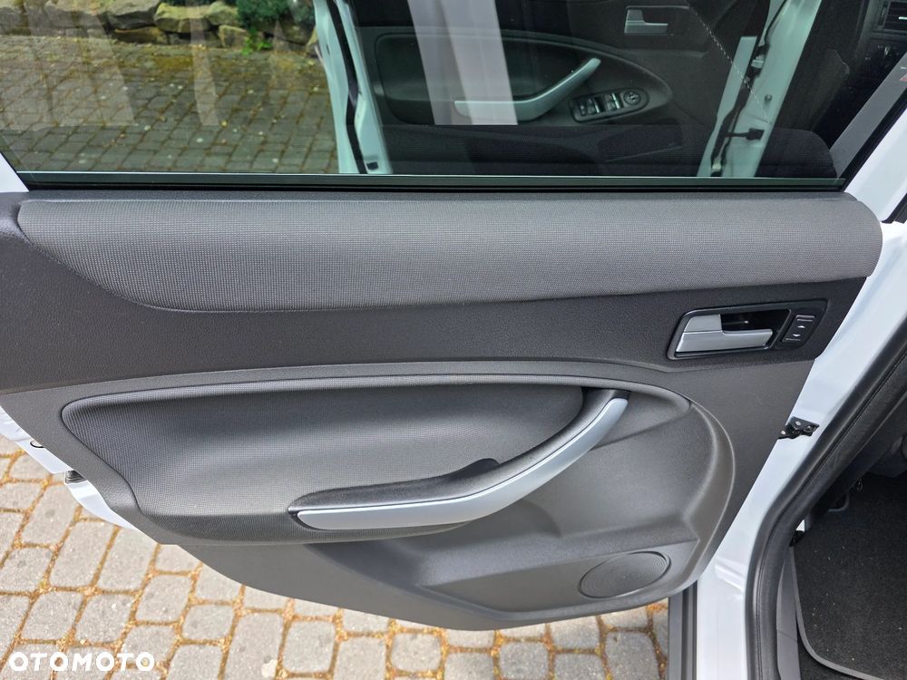 Ford Kuga - 13