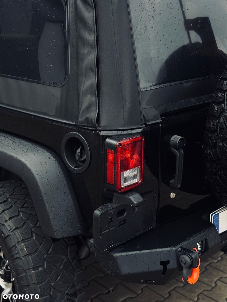 Jeep Wrangler - 10