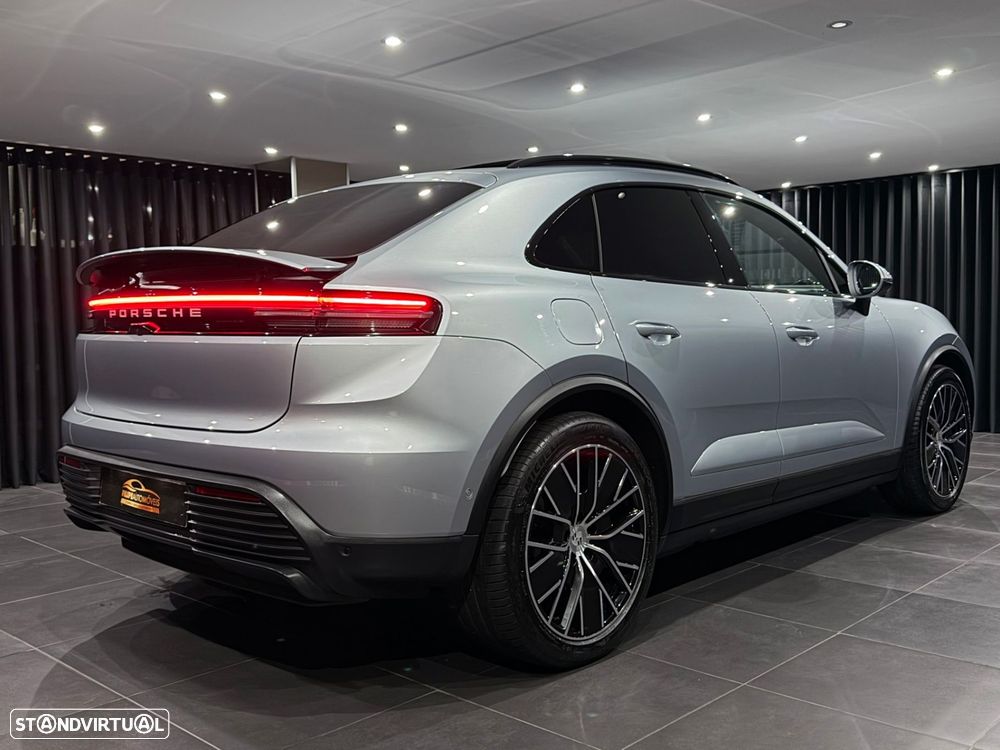 Porsche Macan Electric 4 - 9