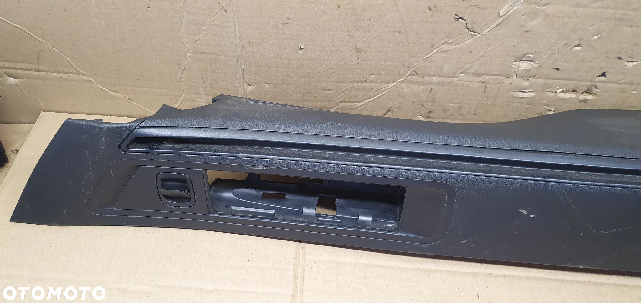Osłona mocowanie rolety lewy tył Citroen C5 III 9682033377 9683811477 - 3