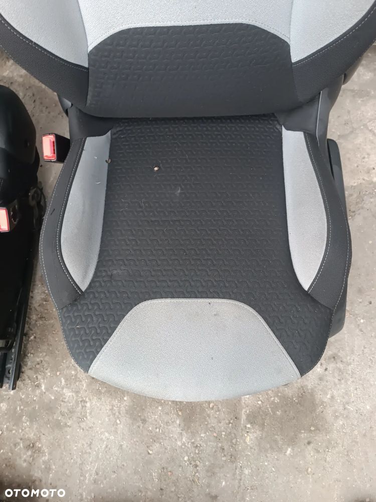 FOTELE PRZÓD TYŁ KANAPA  WNĘTRZE  CITROEN DS3 - 5