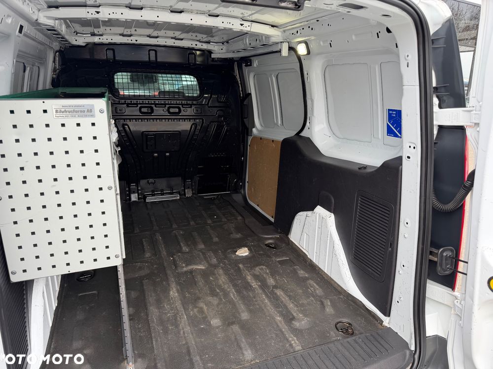 Ford Transit Connect - 23
