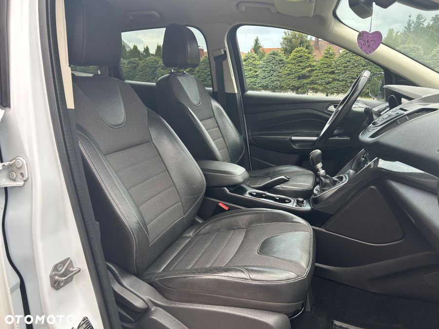 Ford Kuga 2.0 TDCi 4x4 Titanium - 20