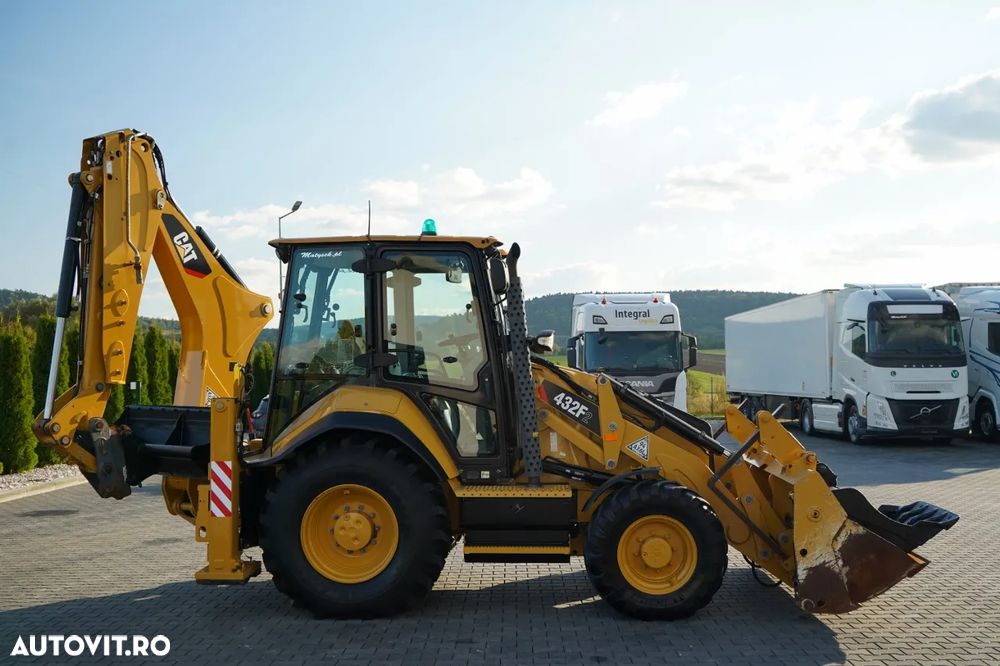 Cat 432 F2 / BULDOEXCAVATOR / AN 2019 / SET GALETE - 11