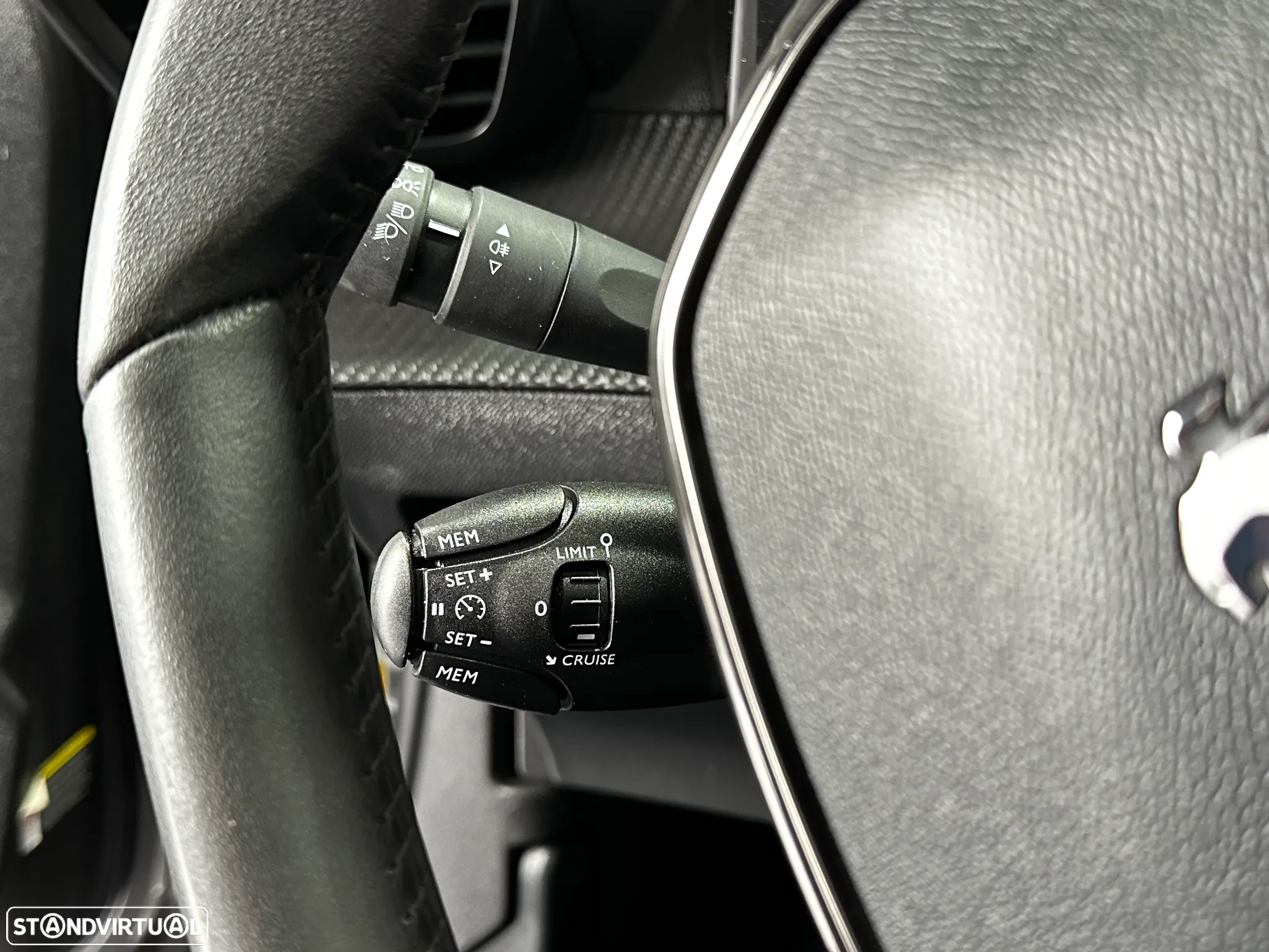 Peugeot 2008 1.5 BlueHDi Allure - 21