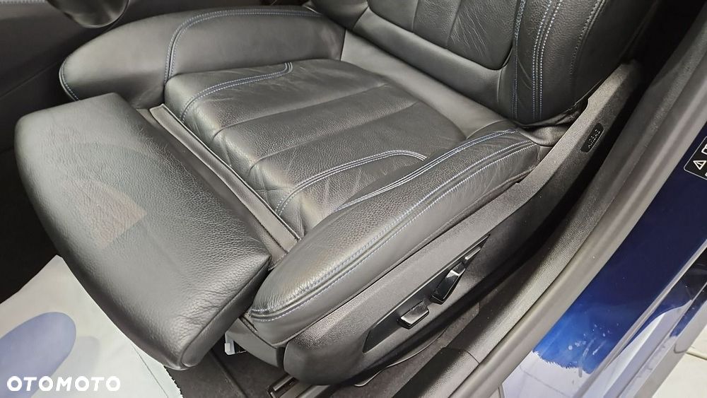 BMW Seria 5 540i xDrive mHEV - 12