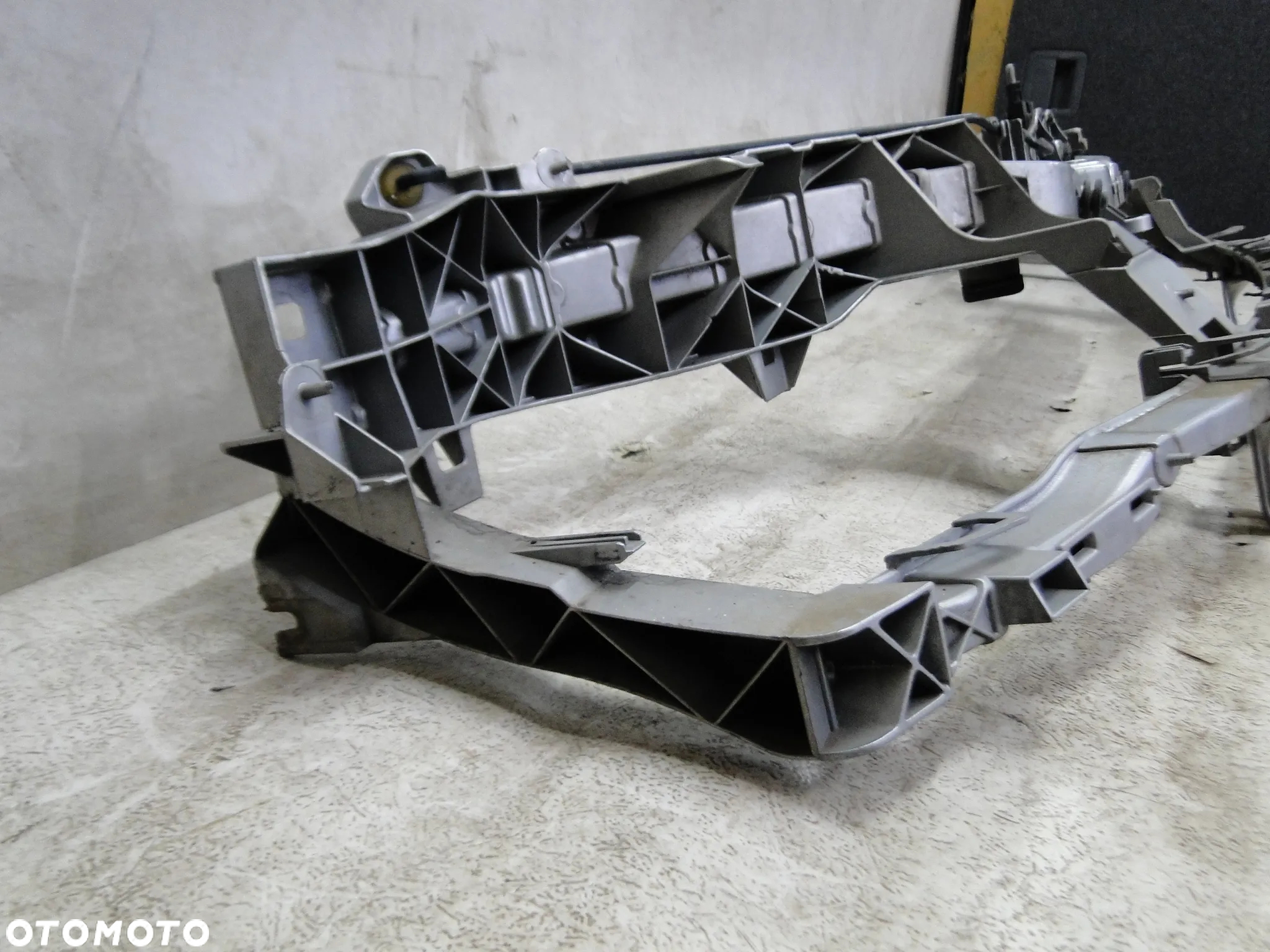 FORD FOCUS II MK2 PAS PRZEDNI WZMOCNIENIE CZOŁOWE EUROPA - 2