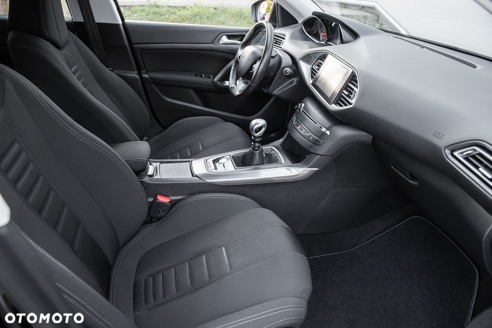 Peugeot 308 155 THP Premium - 24