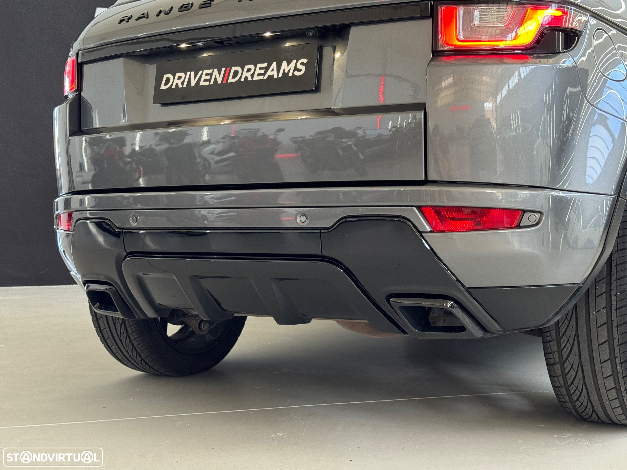 Land Rover Range Rover Evoque 2.0 D150 AWD R-Dynamic HSE Auto - 7