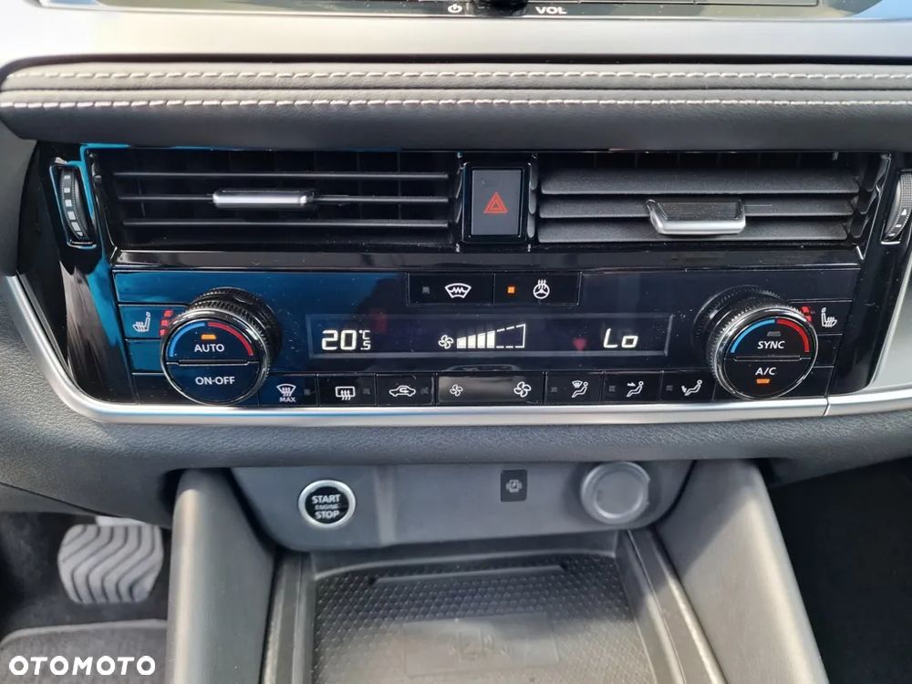 Nissan Qashqai 1.3 DIG-T MHEV Xtronic N-Connecta - 32
