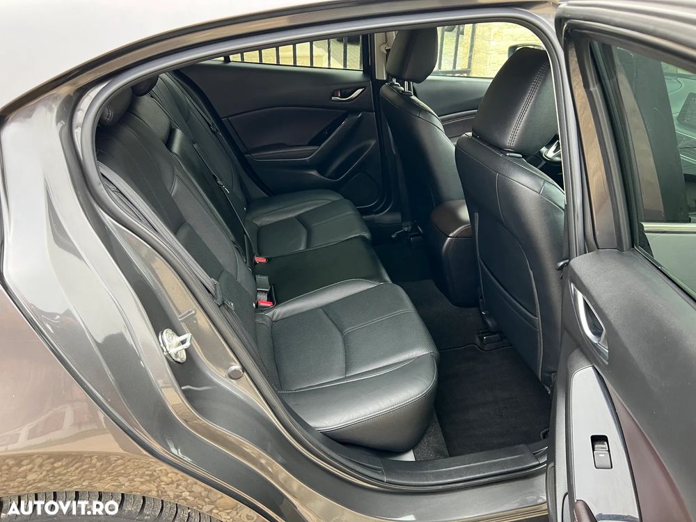 Mazda 3 SKYACTIV-D 105 NAKAMA - 8