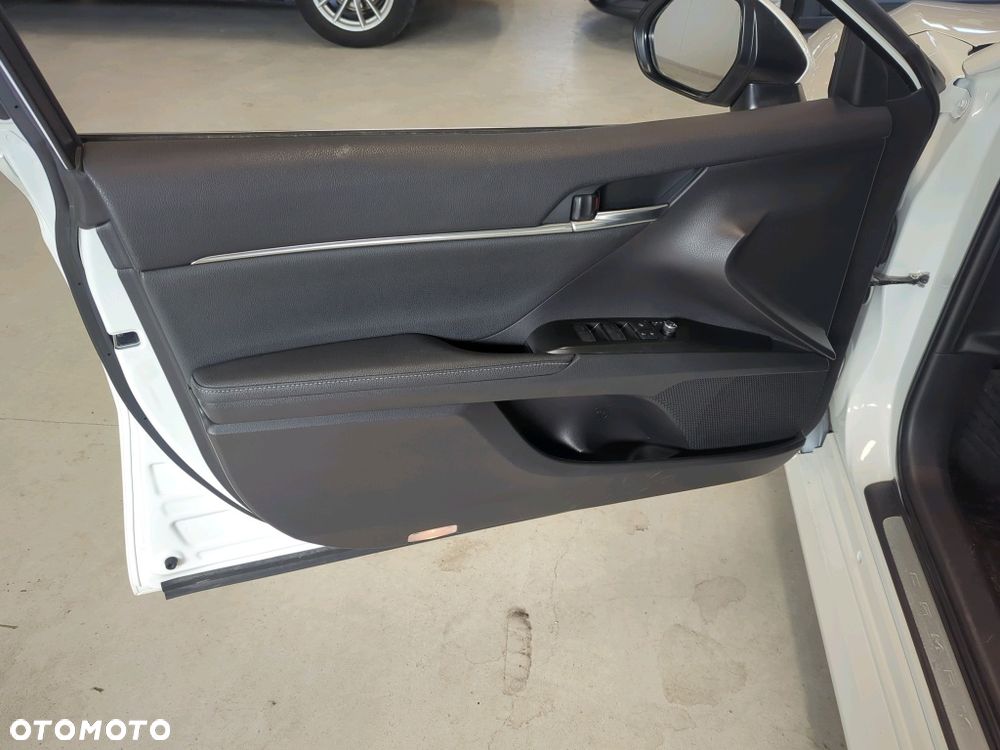 Toyota Camry 2.5 Hybrid Prestige CVT - 19