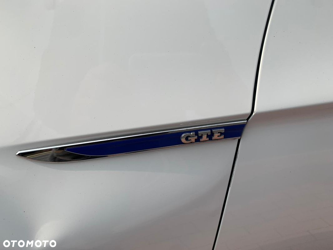 Volkswagen Passat - 11