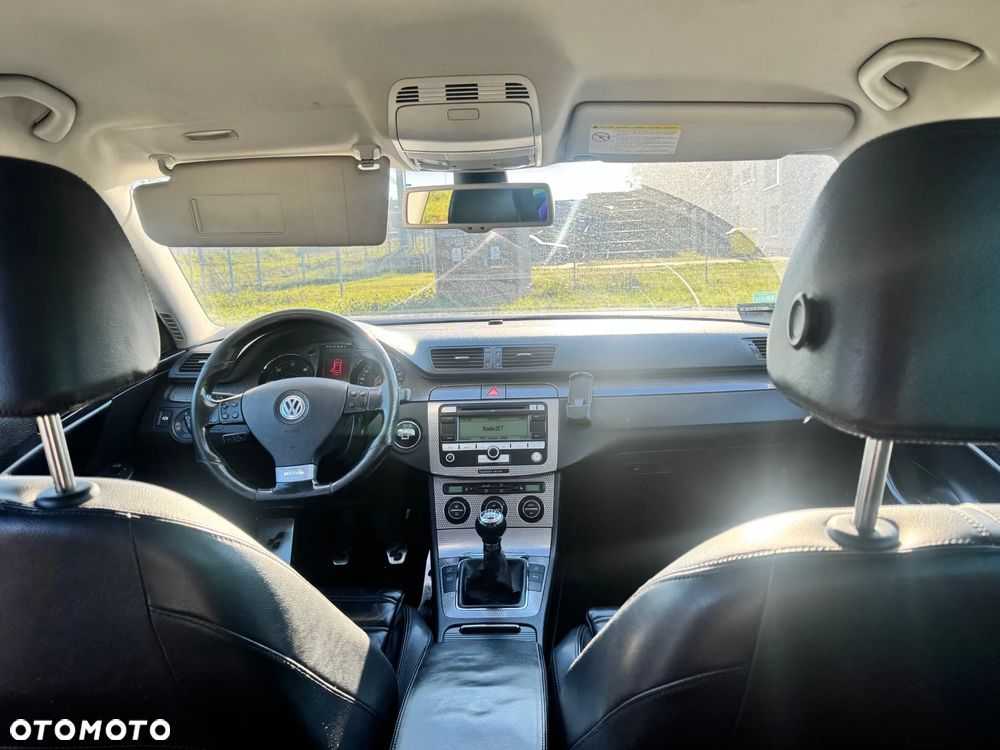 Volkswagen Passat Variant 2.0 TDI DPF R-Line Edition Plus - 33