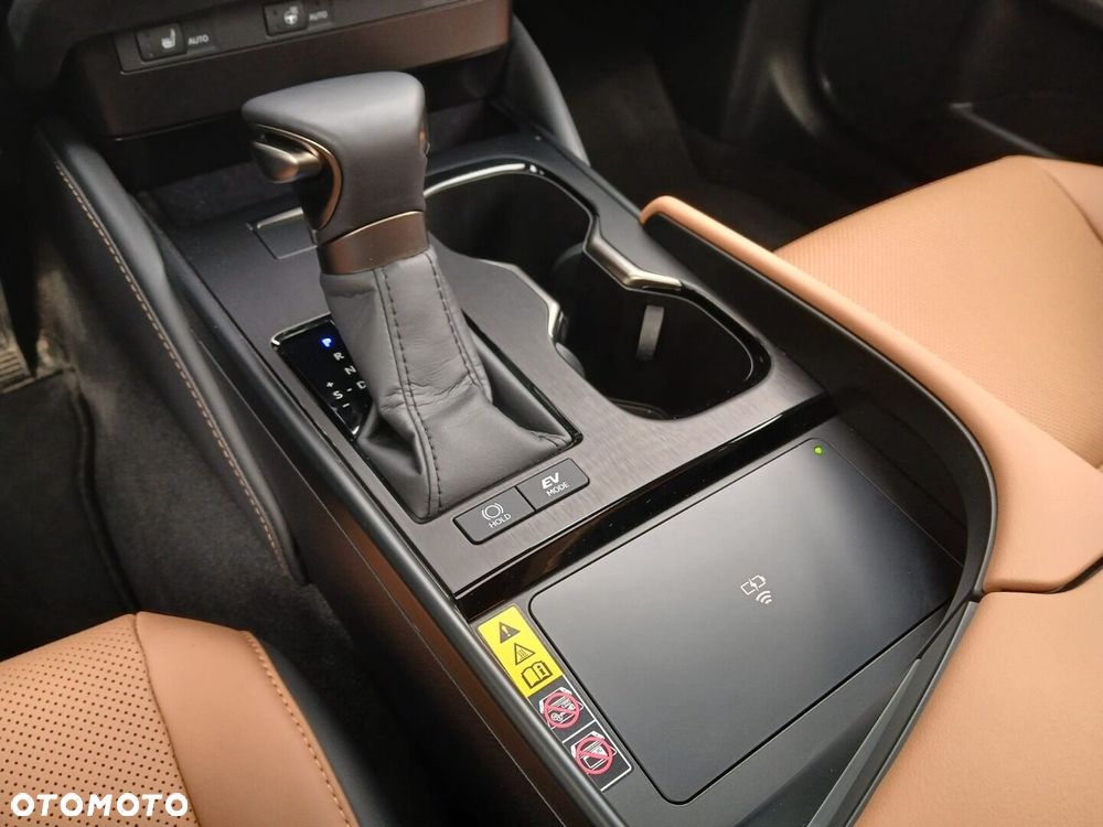Lexus ES 300h Business Edition - 25