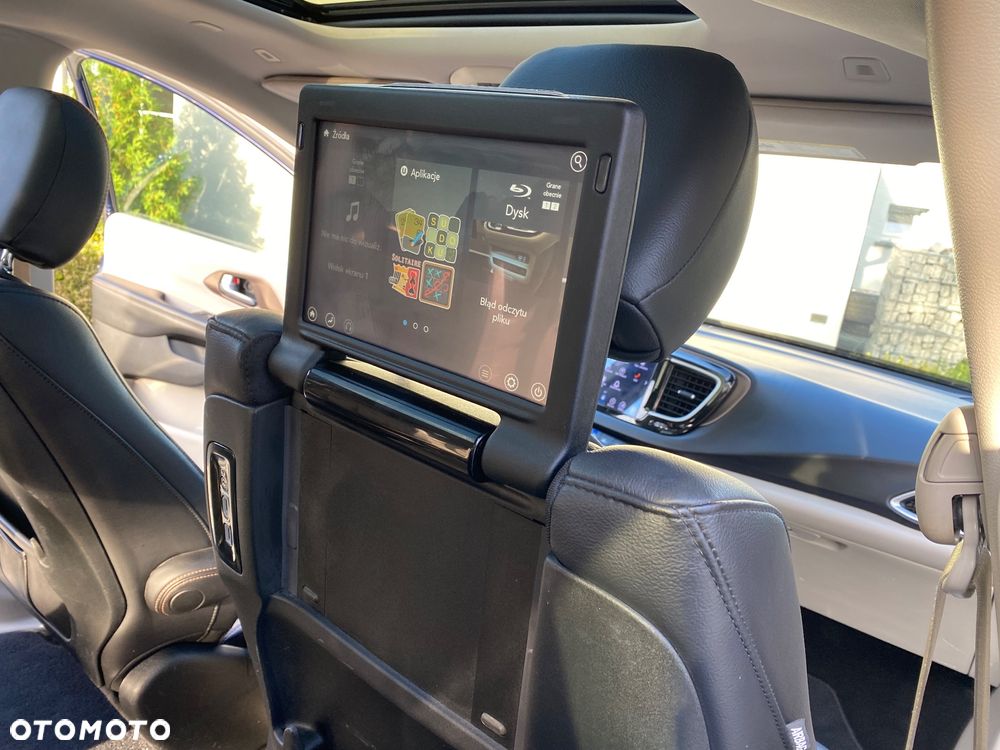 Chrysler Pacifica - 29