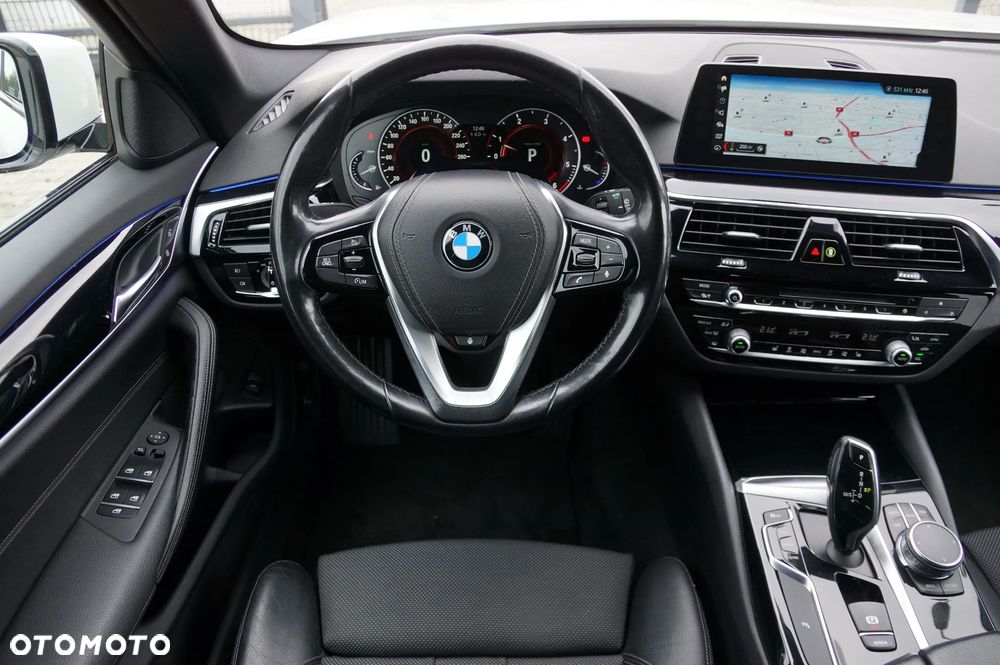 BMW Seria 5 520d xDrive Sport Line - 12