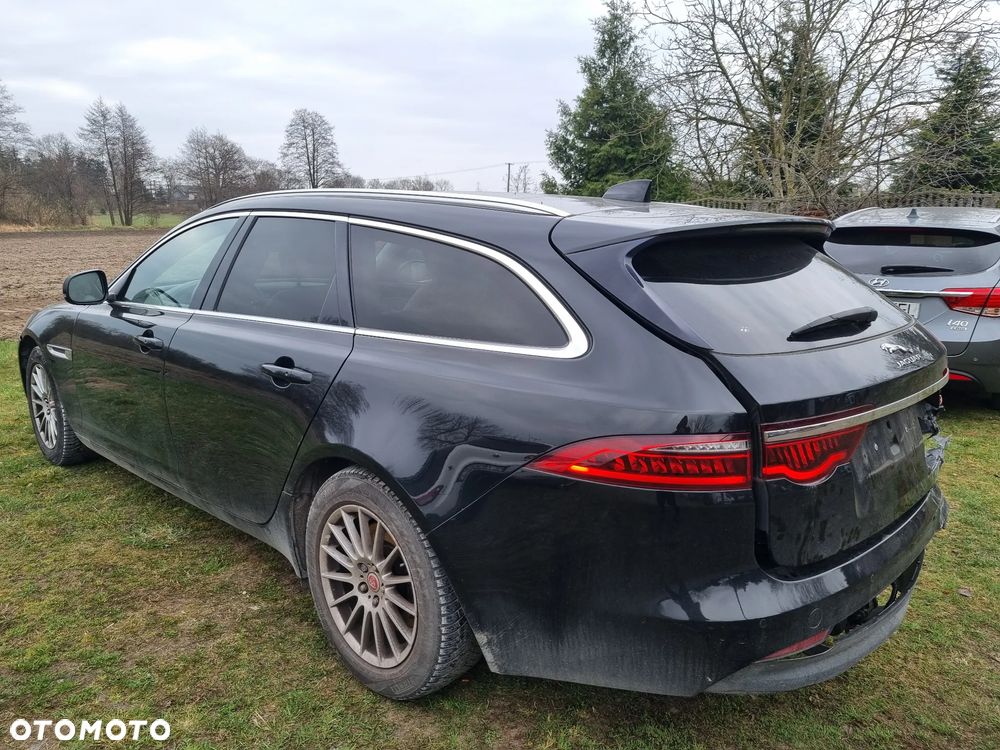 Jaguar XF 2.0 i4D Pure - 3