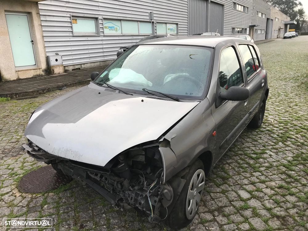Renault Clio II 1.2 5P 2002 - Para Peças - 3