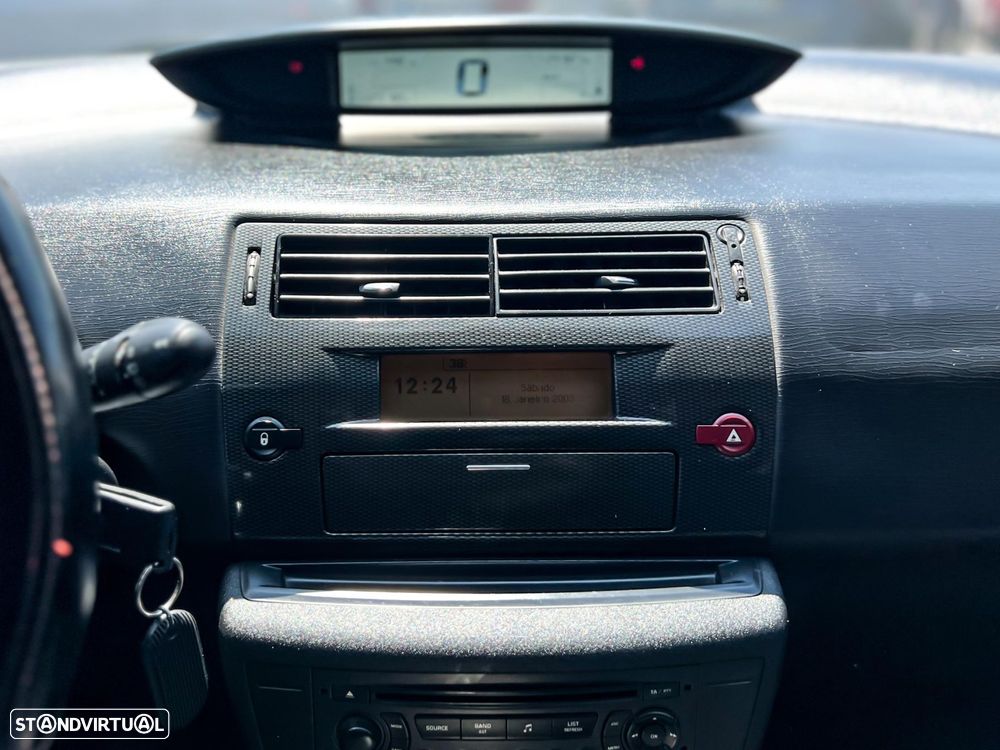 Citroën C4 1.4 16V SX - 12