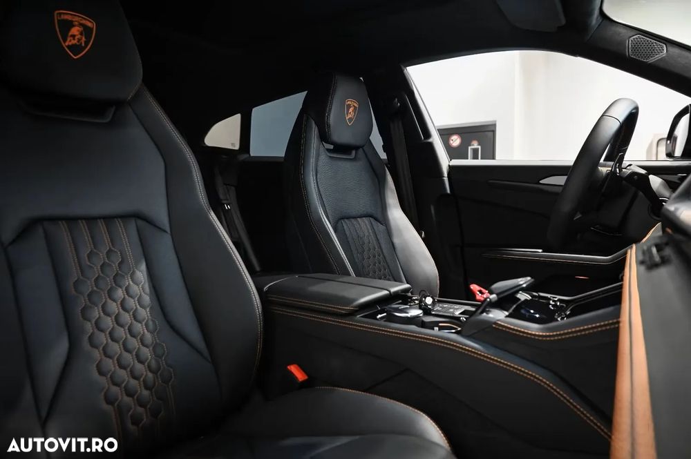 Lamborghini URUS - 32