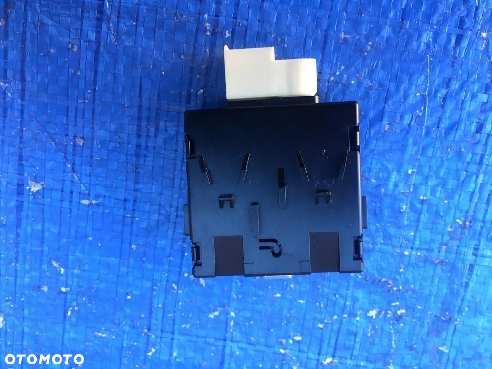 Mercedes W206 C Klasa Gniazdo Port USB A2238201705 - 3