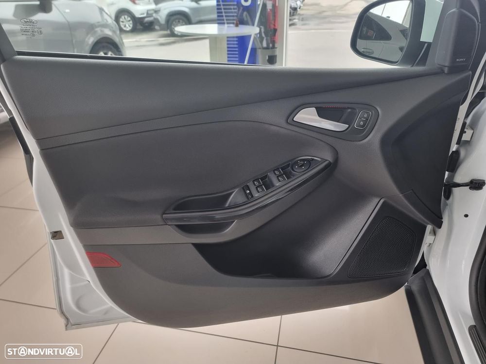 Ford Focus SW 1.5 TDCi Titanium - 14