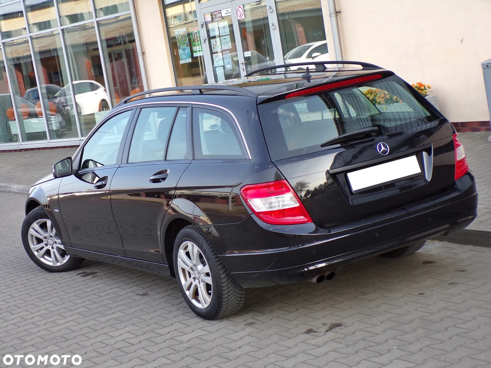 Mercedes-Benz Klasa C 180 T CGI Automatik BlueEFFICIENCY Elegance - 12