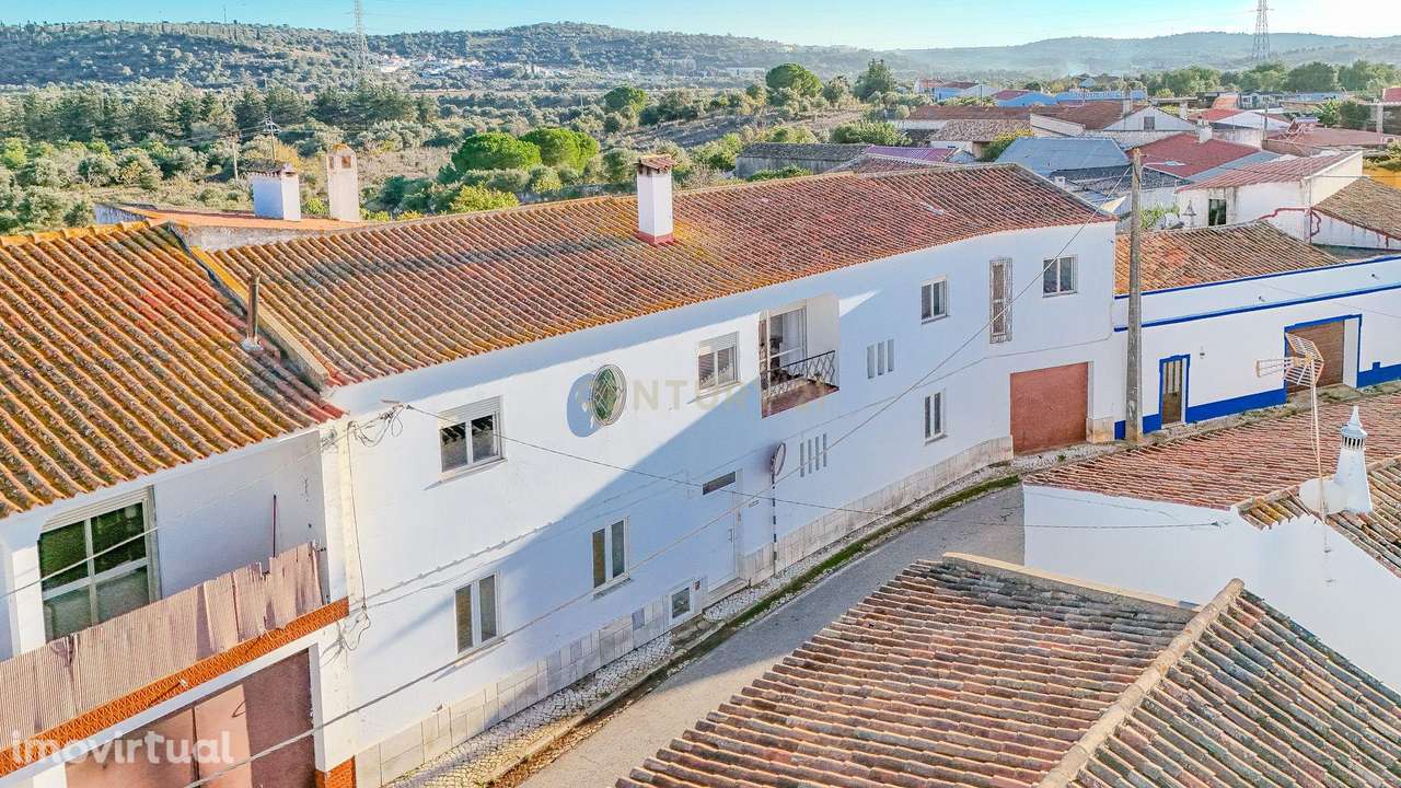 Moradia com 7 Divisões e Vista Desafogada em Paderne - Grande imagem: 2/43