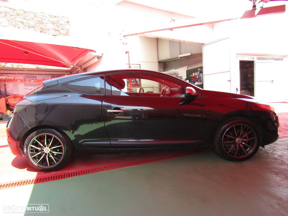 Renault Mégane Coupe Energy dCi 110 FAP Start & Stop GT Line - 28