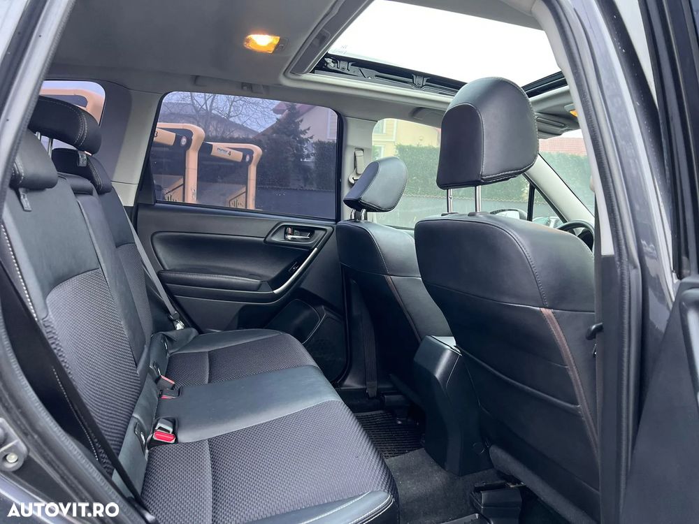 Subaru Forester 2.0i CVT Exclusive ES - 10