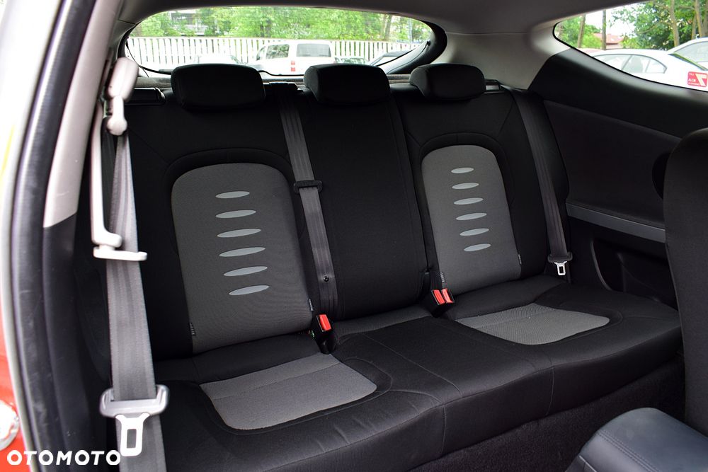Kia Ceed - 8