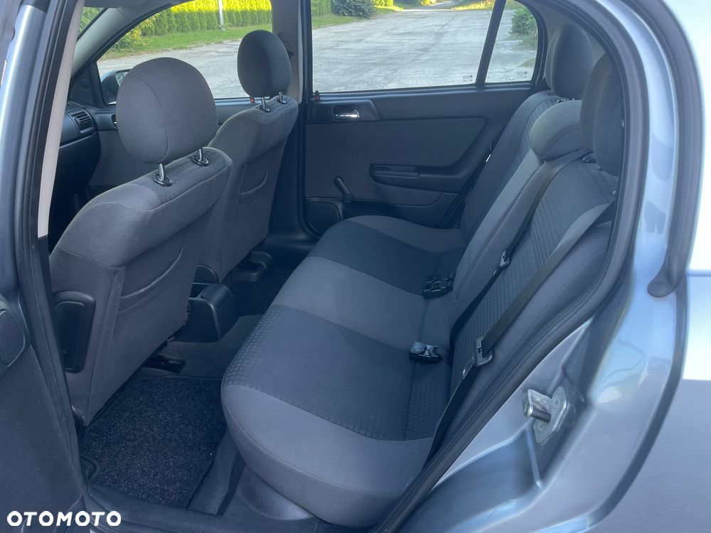 Opel Astra 1.6 Njoy - 9