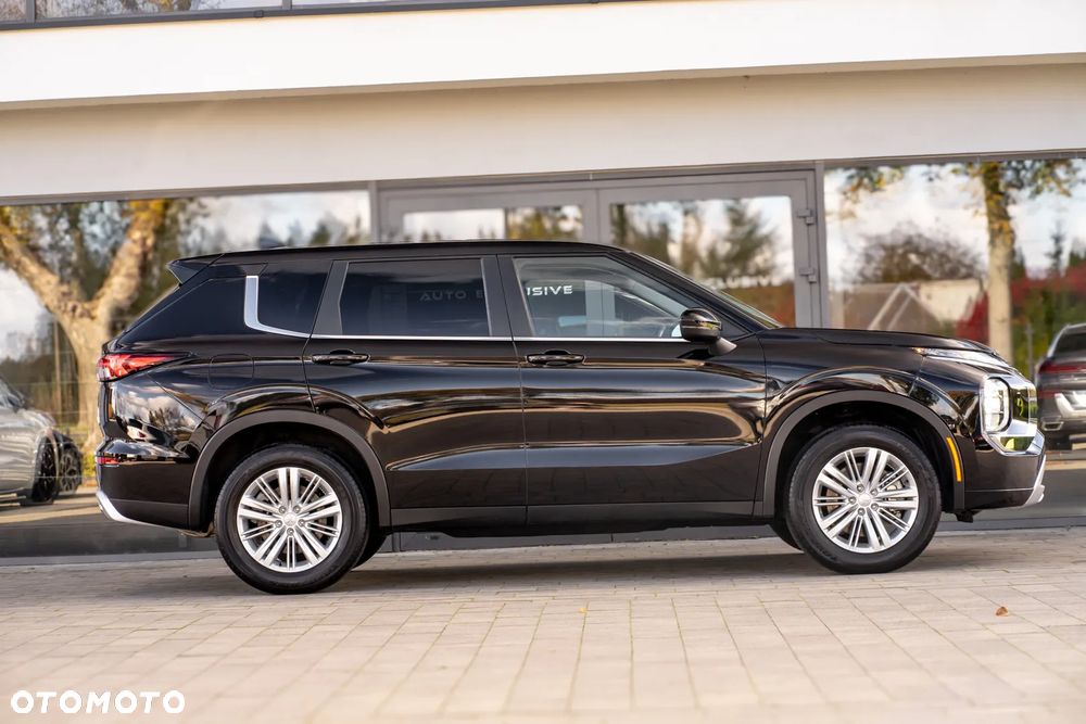 Mitsubishi Outlander - 10