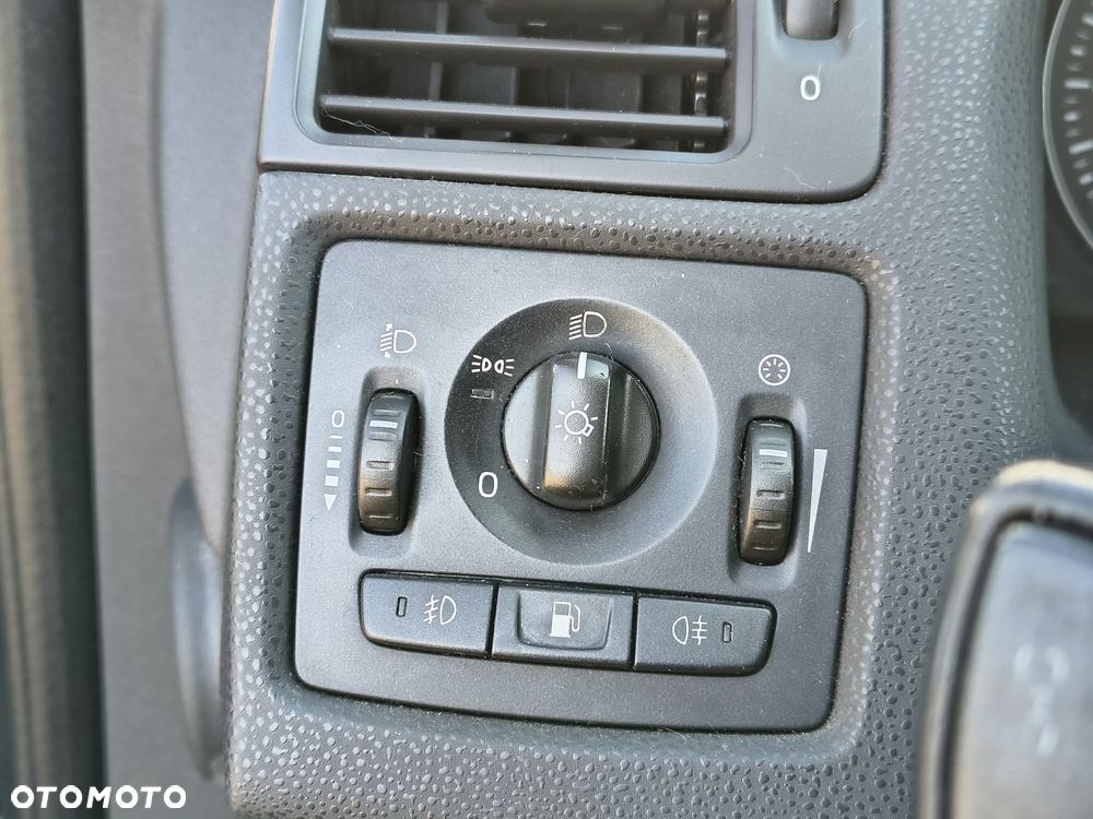 Volvo S40 1.8 - 15