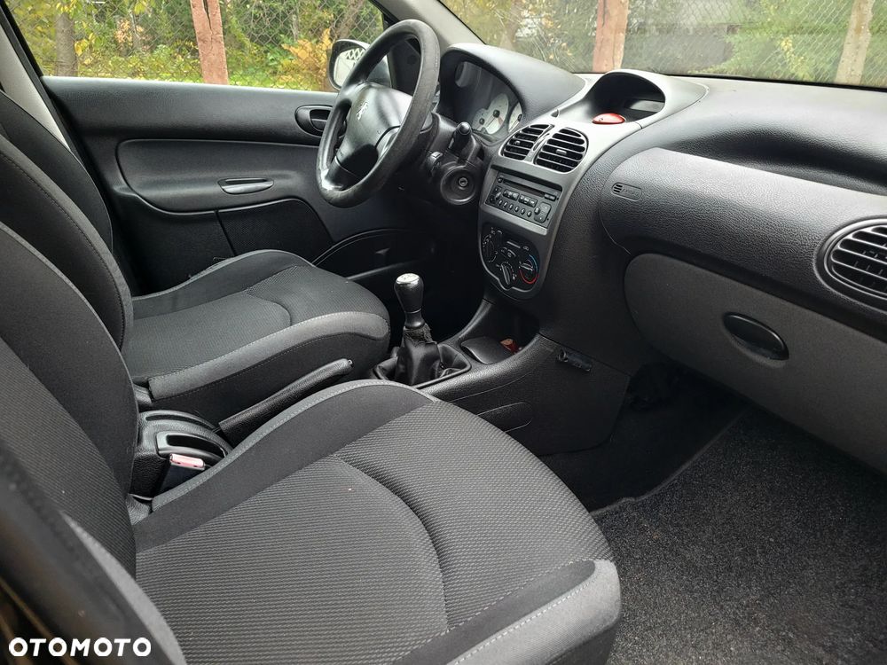 Peugeot 206 - 6