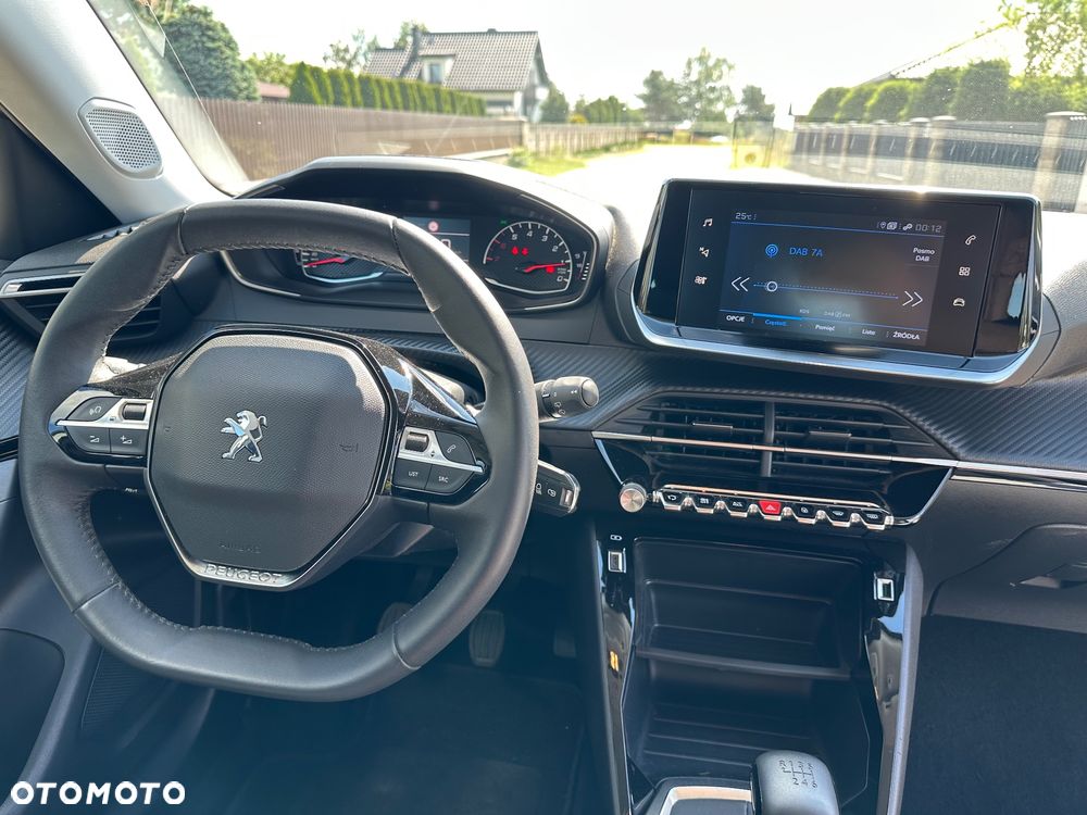 Peugeot 2008 PureTech 100 Allure - 17