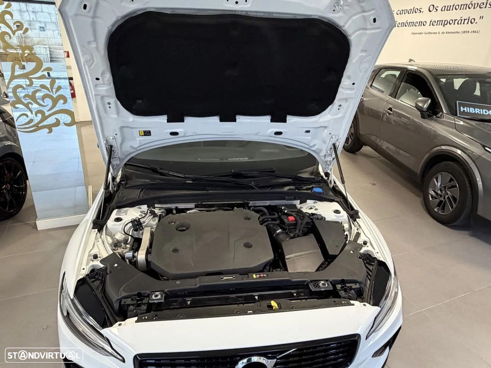 Volvo V60 2.0 B4 R-Design Geartronic - 22