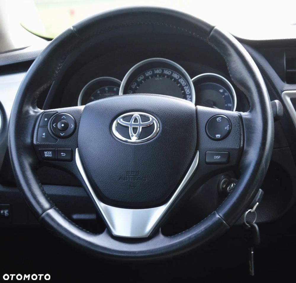 Toyota Auris - 15